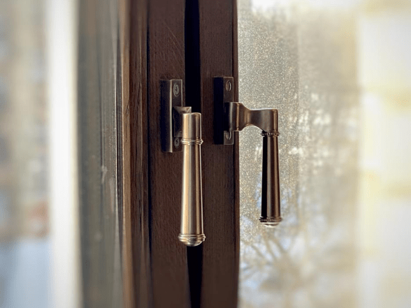 Оконные ручки