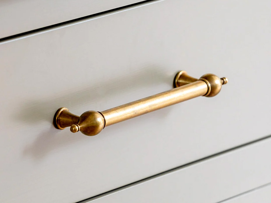 Мебельная ручка-скоба Armac Martin Belgrave 208 мм матовая латунь