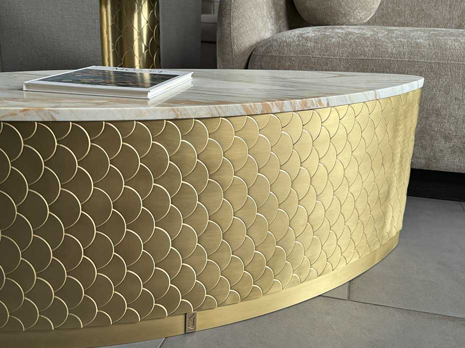 Столик журнальный "Лодка" Ar-Deco FG-074 матовая латунь