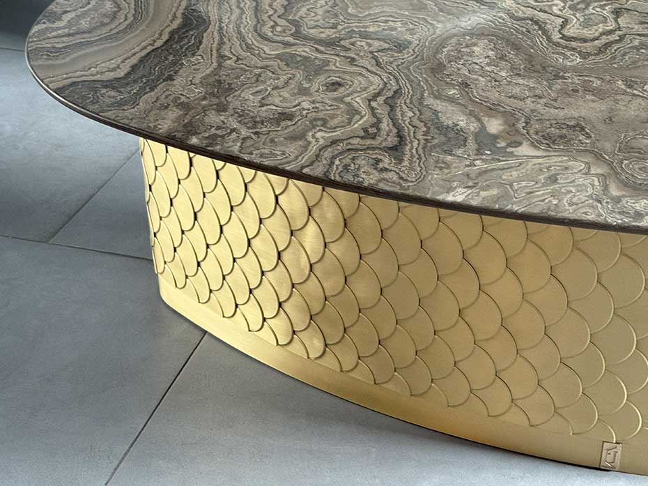 Столик журнальный "Лодка" Ar-Deco FG-073 матовая латунь