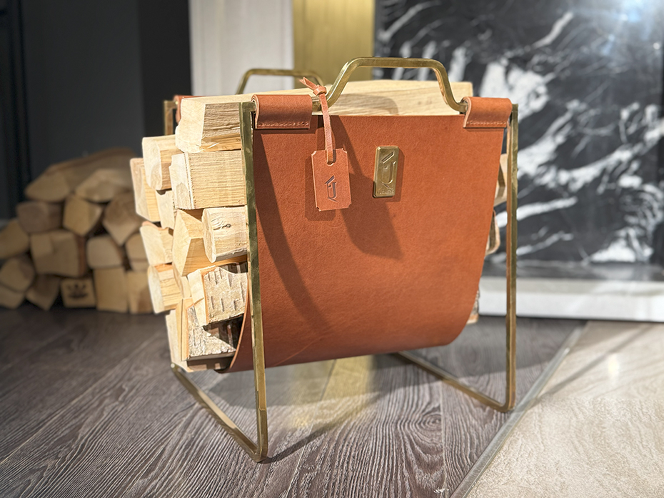 Каминный набор с дровницей FURNITEK FG-01126 полированная латунь состаренная