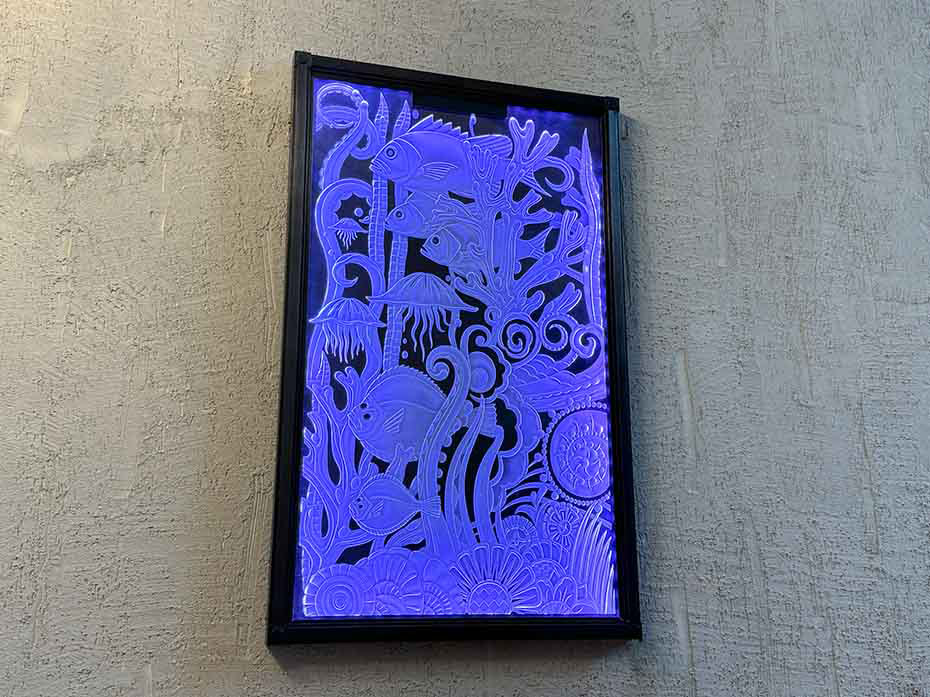 Картина со стеклом FURNITEK FG-303 в латунной раме с подсветкой