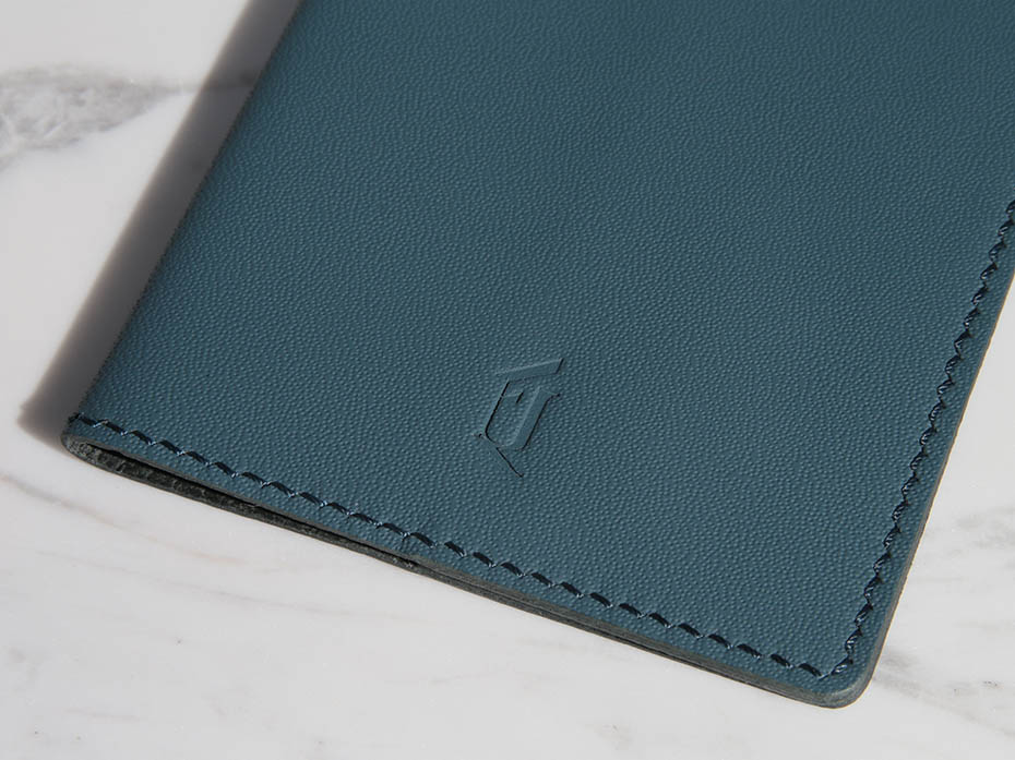 Обложка на паспорт FURNITEK модель FG-02019 из натуральной кожи цвет аквамарин