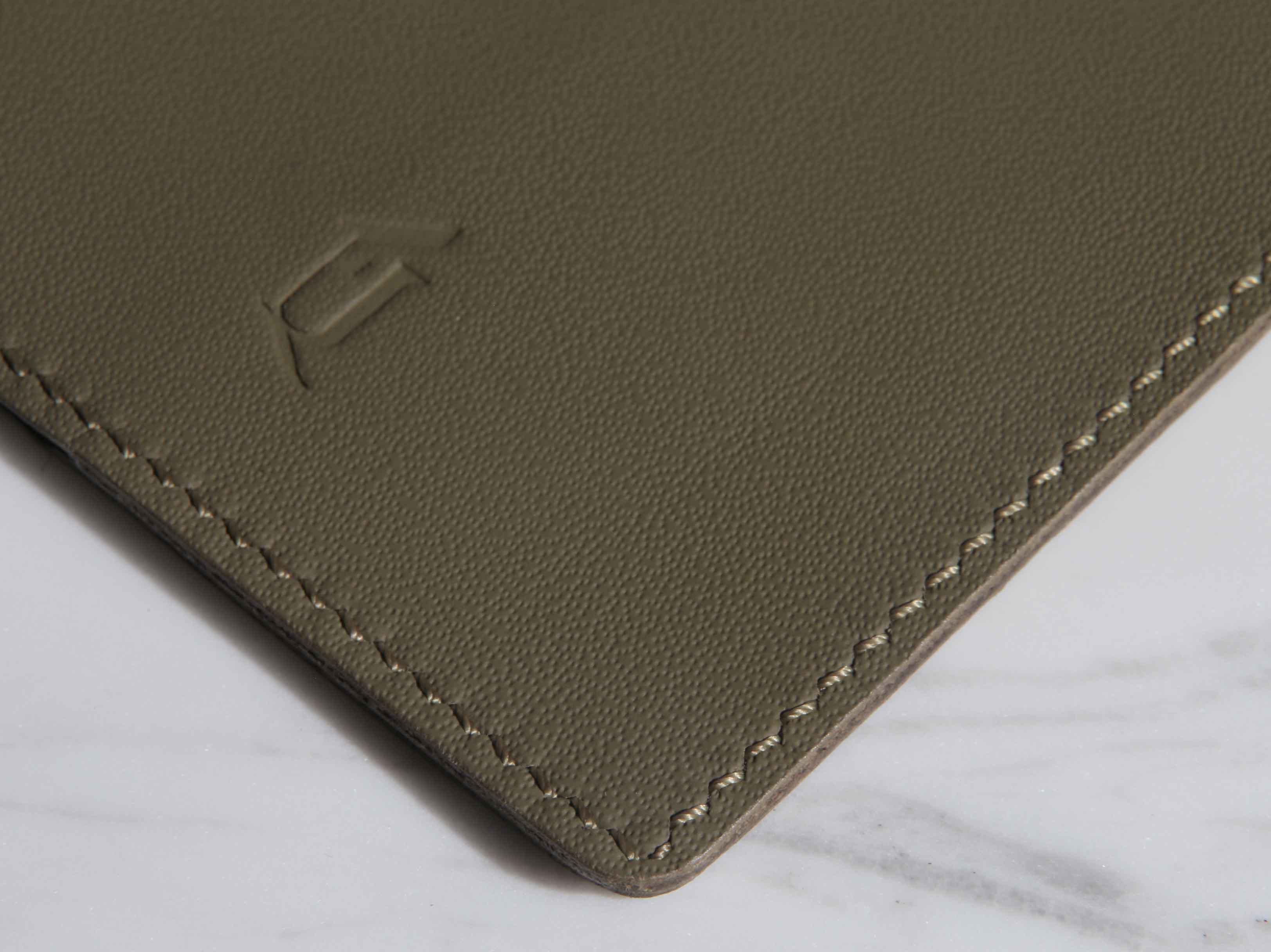 Обложка на паспорт FURNITEK модель FG-02021 из натуральной кожи цвет зелёный