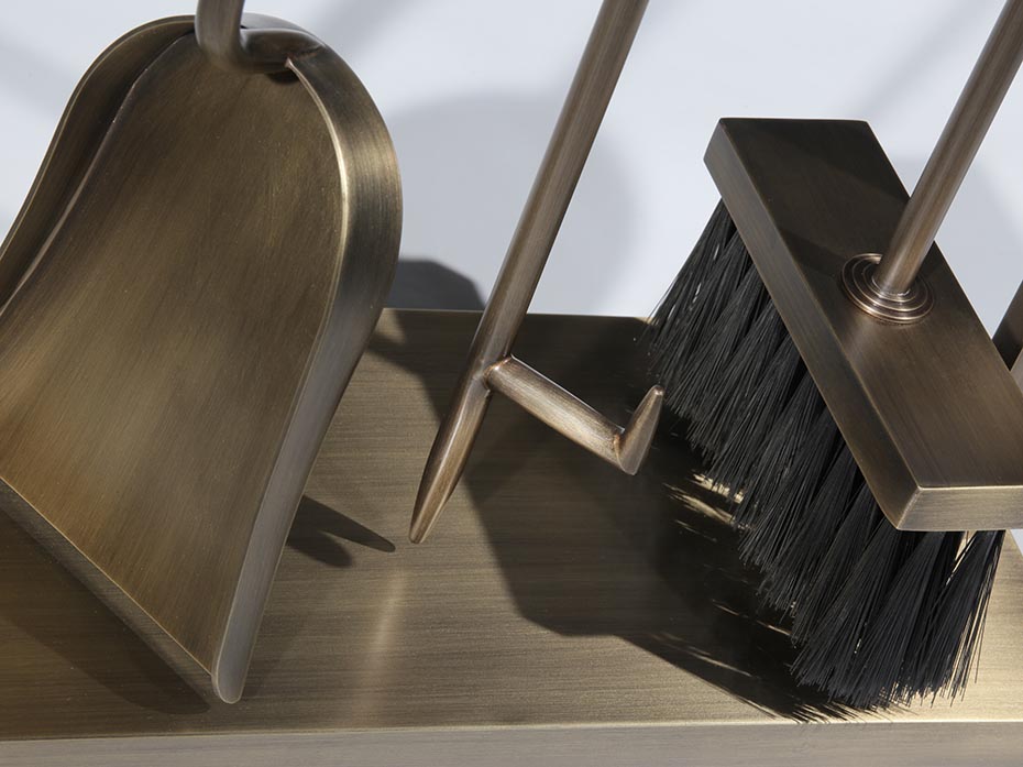 Каминный набор с дровницей FURNITEK FG-01125 античная латунь