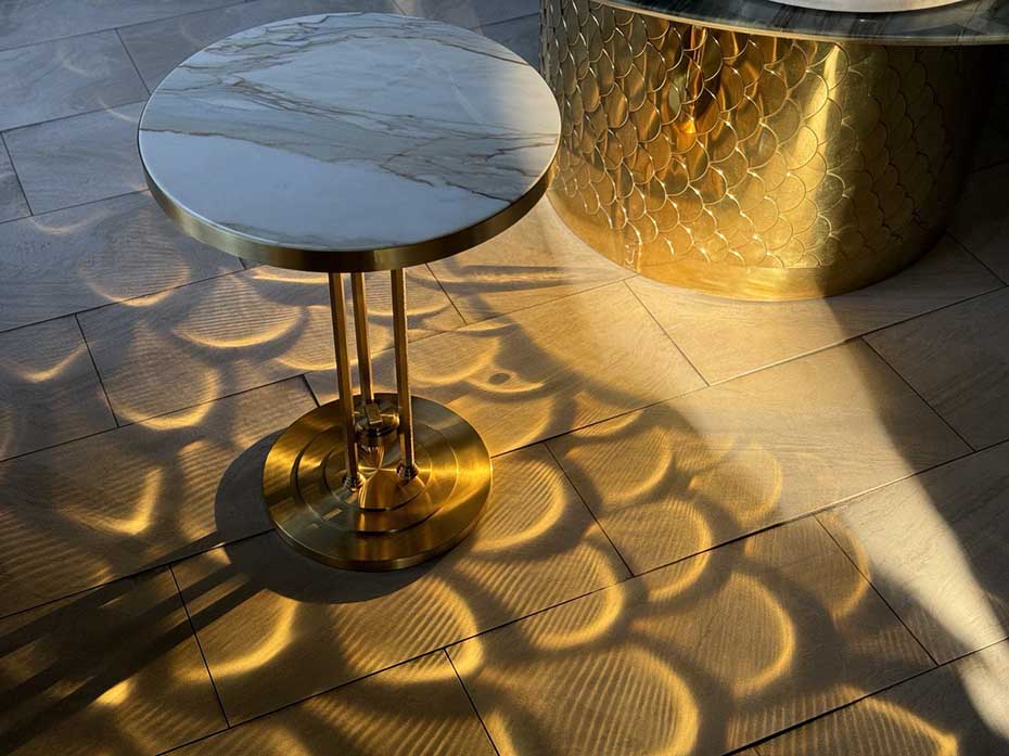 Стол обеденный круглый Ar-Deco FURNITEK FG-025 полированная латунь