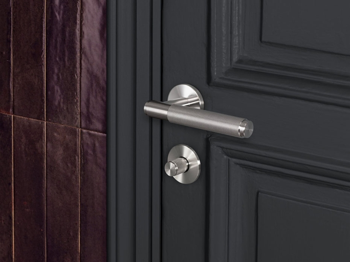 Дверная ручка на розетке Buster & Punch Cross UK-LH-S-38-ST-A матовый хром