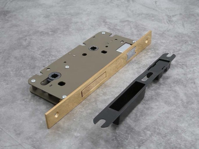 Замок магнитный SAB под завёртку WC OM2168550 полированная латунь