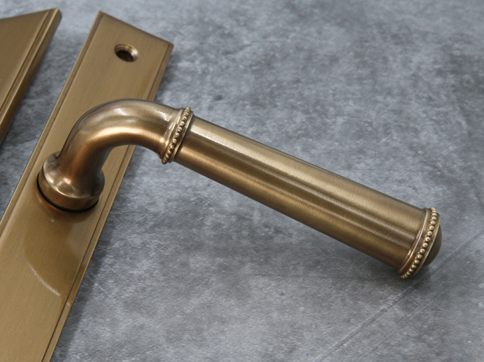 Ручка для балконной двери на узкой планке Frank Allart 7775597E01AA  матовая бронза