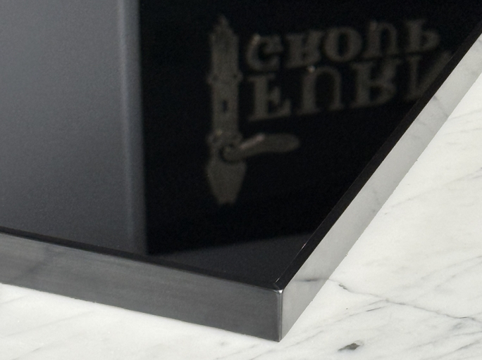 Зеркало прямоугольное в латунной раме FURNTEK FG-002031 чёрная бронза