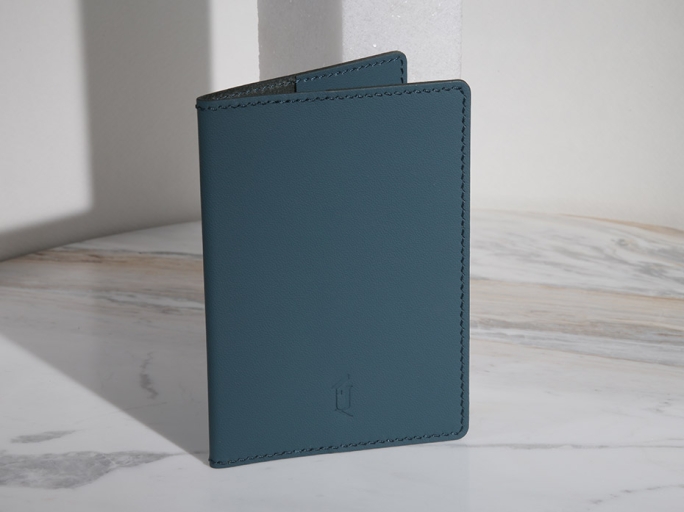 Обложка на паспорт FURNITEK модель FG-02019 из натуральной кожи цвет аквамарин