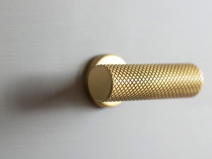 Мебельная ручка-кноб Armac Martin Sparkbrook 32 мм матовая латунь