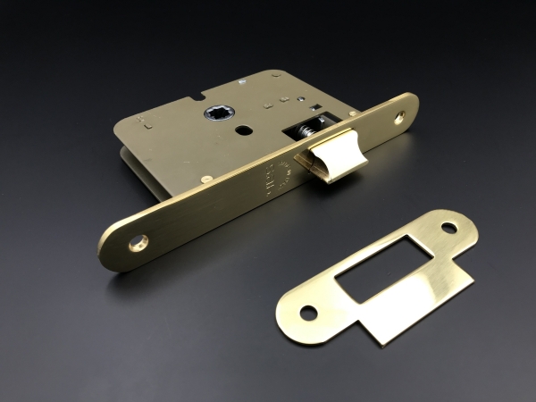 Замок дверной SAB T215050 без запирания полированная латунь