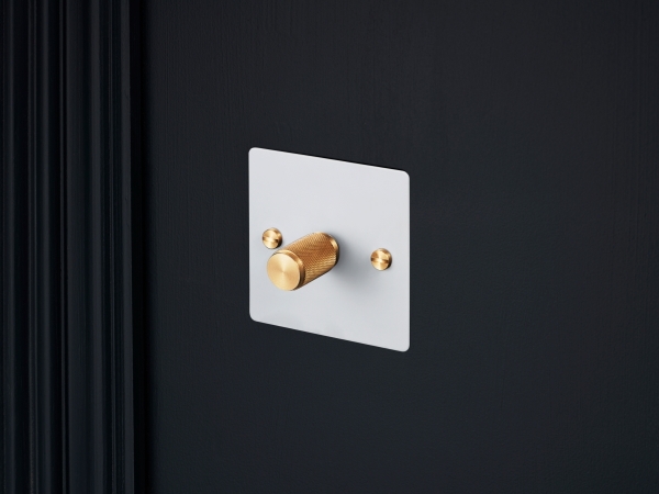 Диммер Buster & Punch одинарный UK-DI-CO-1G-WH-BR-A белый