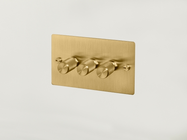 Диммер Buster & Punch тройной UK-DI-CO-3G-BR-A матовая латунь