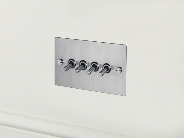 Выключатель тумблерный Buster & Punch четырехклавишный UK-TO-CO-4G-ST матовый хром