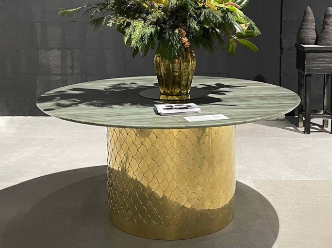 Стол обеденный круглый Ar-Deco FURNITEK FG-025 полированная латунь